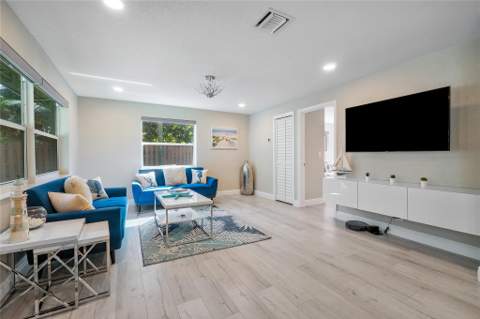 1634 NE 3rd Avenue, Delray Beach FL - photo 8 of 30