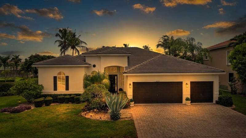 5 bedroom Single Family Residence at 6733 Finamore Circle, Journeys End, Lake Worth — photo 3