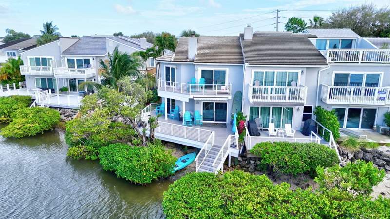 3 bedroom Townhouse at 2408 Harbour Cove Drive, Coral Cove Beach Section 1, Fort Pierce — photo 3