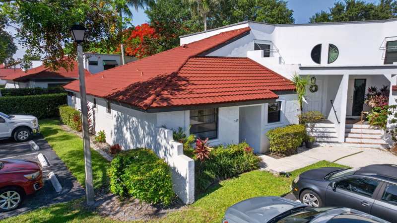 2 bedroom Villa at 539 NW 36th Avenue, Deer Pointe, Deerfield Beach — photo 1