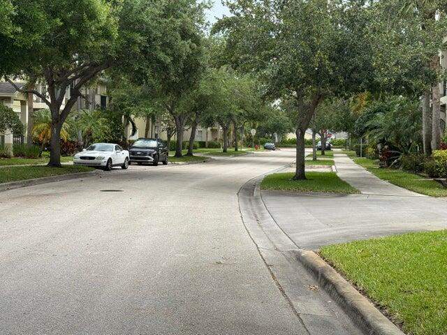 2 bedroom Townhouse at 2131 SE Destin Drive, East Lake Village No 2 — photo 2