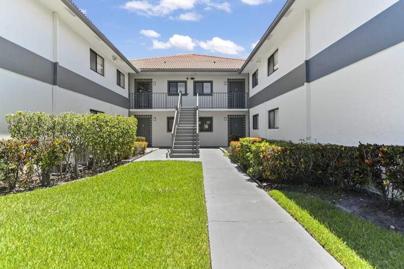 2 bedroom Condominium at 15234 Lakes Of Delray Boulevard #276, Lakes Of Delray, Delray Beach — photo 2
