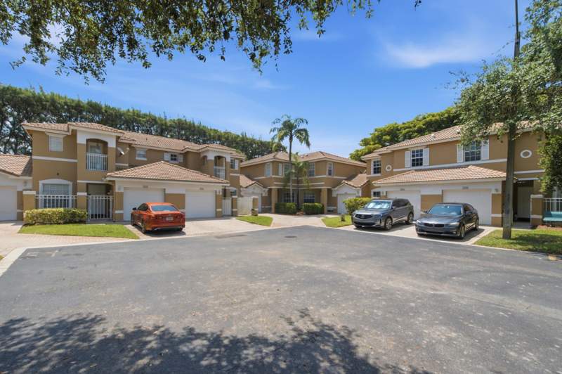 3 bedroom Townhouse at 2824 NW 99th Terrace, Waterford Crossings, Sunrise — photo 5