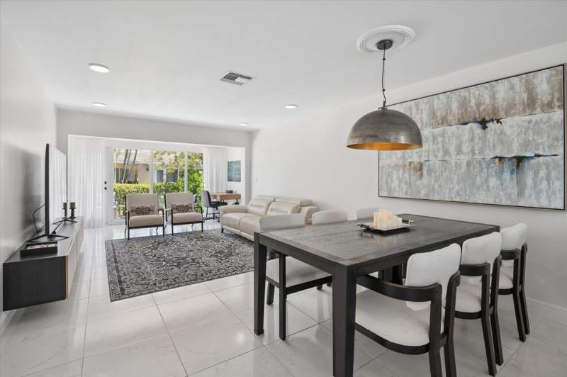 2 bedroom Condominium at 13725 Flora Place #C, Palm Greens At Villa Del Ray Cond Phase 1,2,2-A,2-, Delray Beach — photo 5