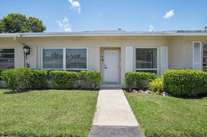 2 bedroom Condominium at 13725 Flora Place #C, Palm Greens At Villa Del Ray Cond Phase 1,2,2-A,2-, Delray Beach — photo 2