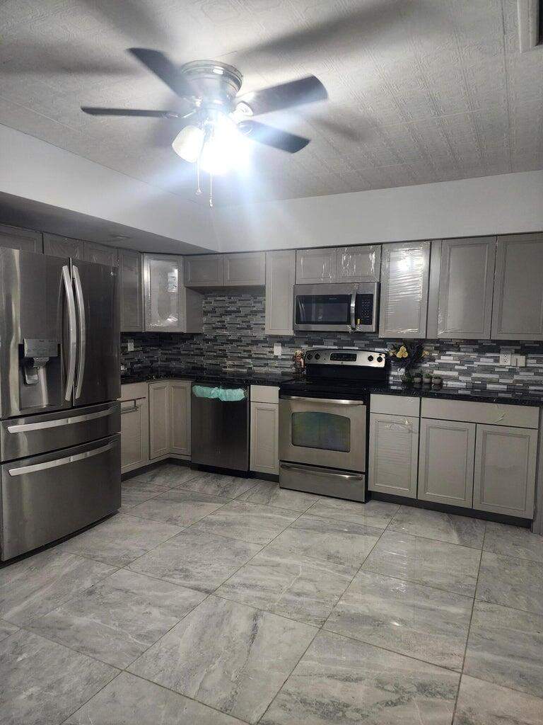 4 bedroom Single Family Residence at Xx81 SW 16th Street, Riverland Village Sec One, Fort Lauderdale — photo 4