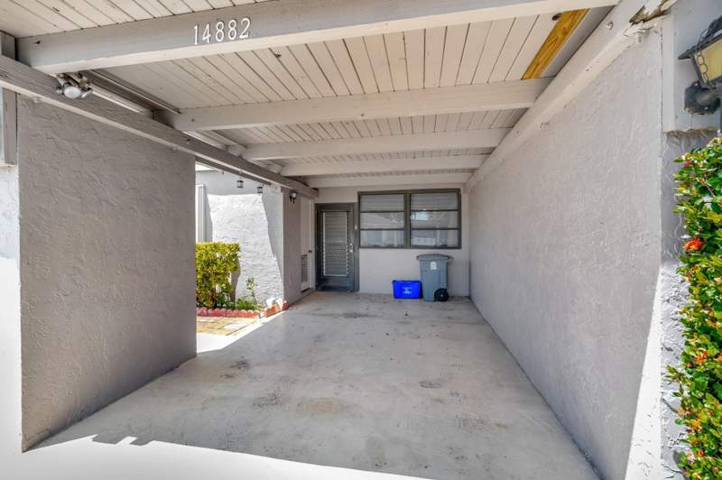 2 bedroom Villa at 14882 Wildflower Lane, Camelot Village Sec 2, Delray Beach — photo 3