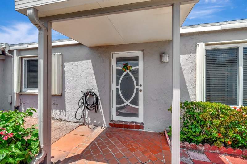2 bedroom Villa at 14882 Wildflower Lane, Camelot Village Sec 2, Delray Beach — photo 5