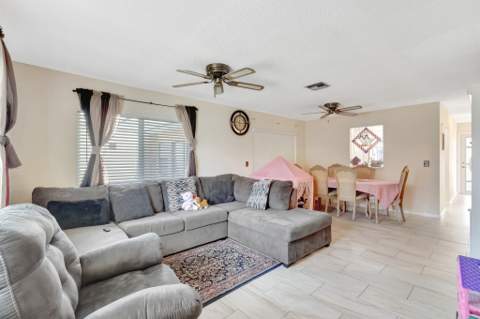 14882 Wildflower Lane, Delray Beach FL - photo 12 of 37