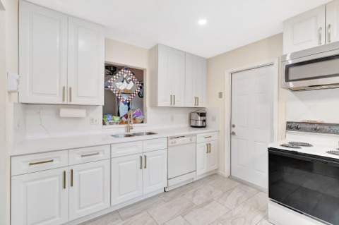 14882 Wildflower Lane, Delray Beach FL - photo 16 of 37
