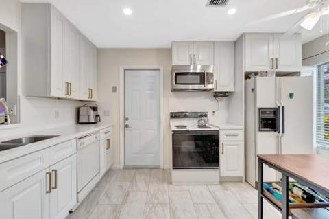 14882 Wildflower Lane, Delray Beach FL - photo 20 of 37