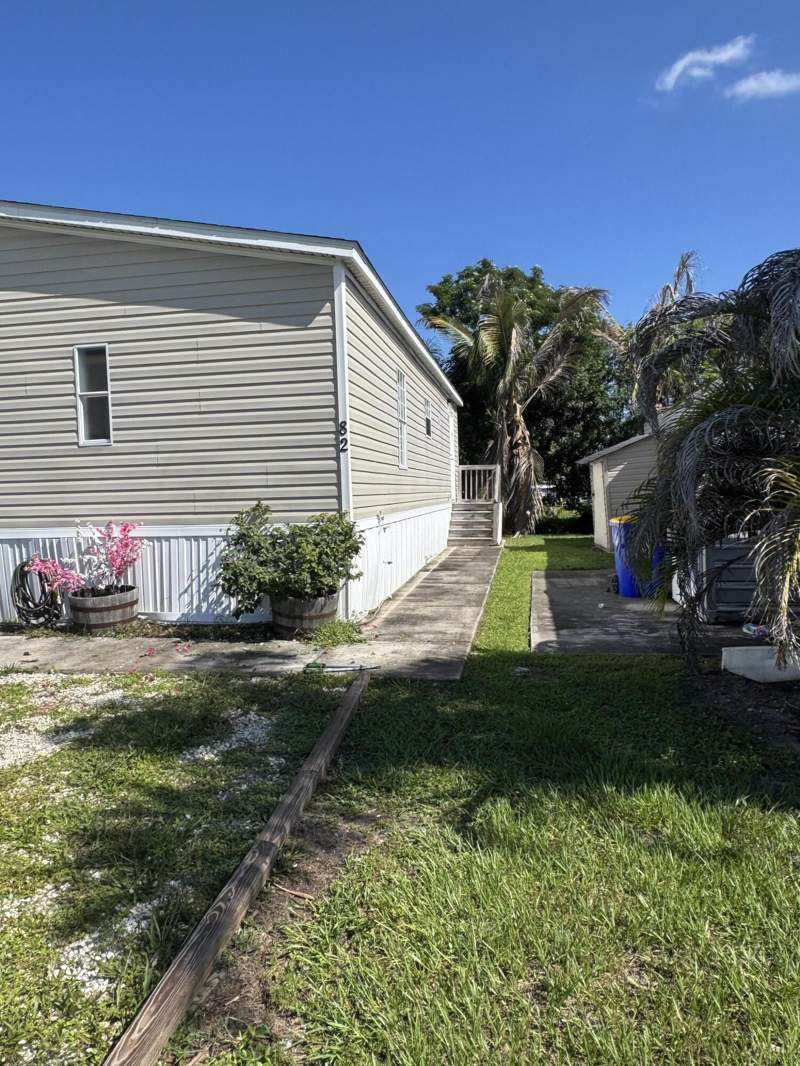 3 bedroom Manufactured Home at 5000 SE Federal Highway #82, Sunshine Manor Mobile Home Park, Stuart — photo 3