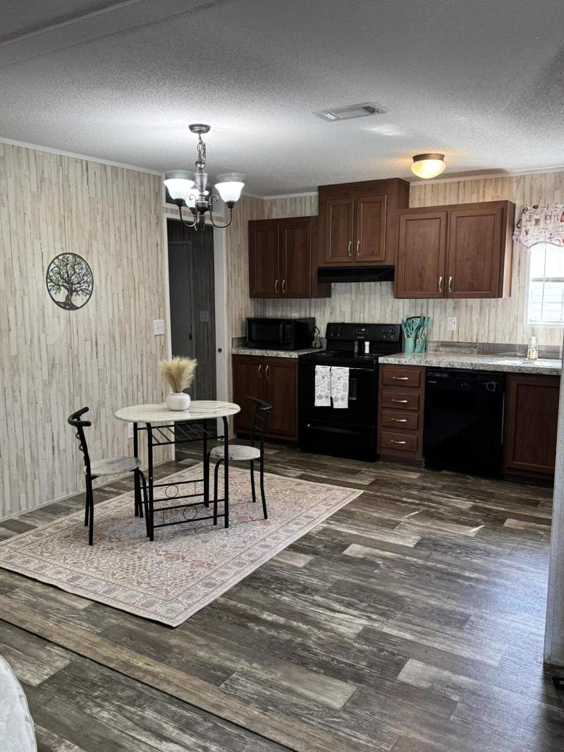 3 bedroom Manufactured Home at 5000 SE Federal Highway #82, Sunshine Manor Mobile Home Park, Stuart — photo 4