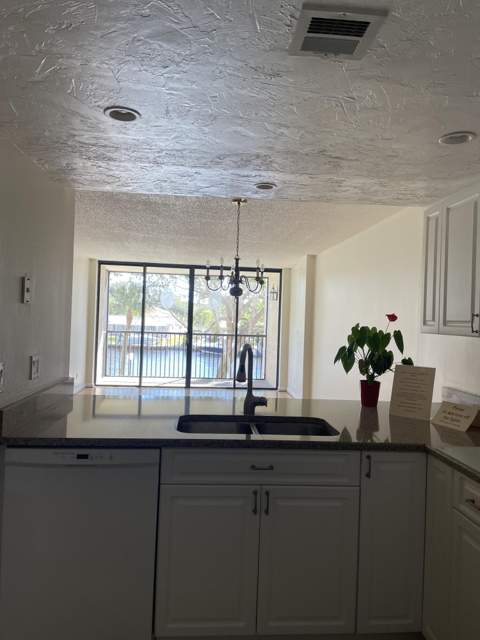 14 Royal Palm Way #204, Boca Raton FL - photo 7 of 17