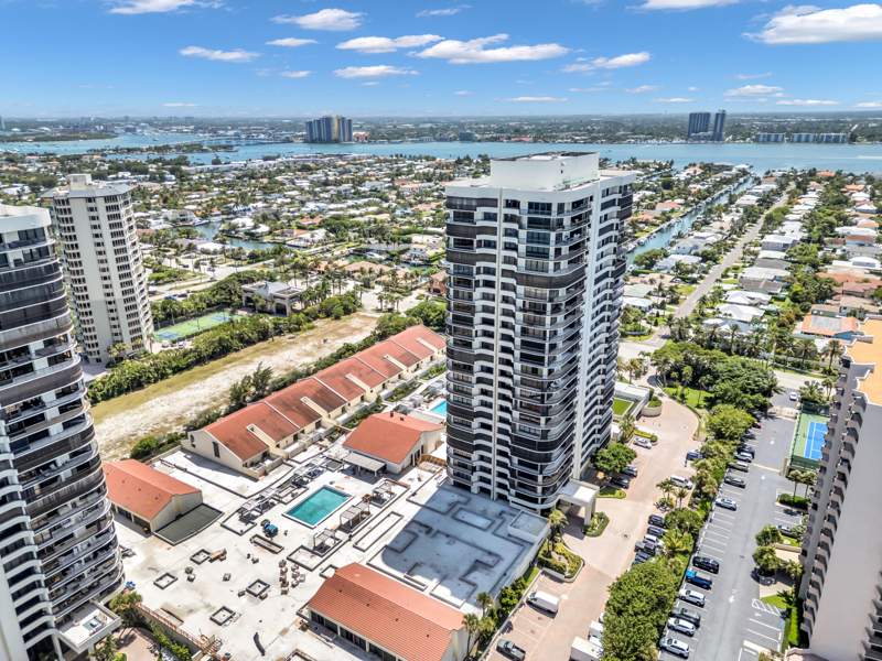 2 bedroom Condominium at 4100 N Ocean Drive #1101, Martinique 2 Condo, Riviera Beach — photo 4