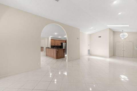 9763 Harbour Lake Circle, Boynton Beach FL - photo 6 of 64