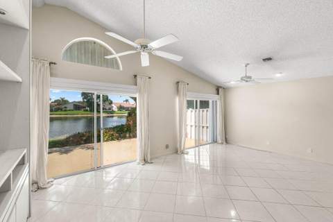 9763 Harbour Lake Circle, Boynton Beach FL - photo 13 of 64