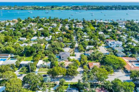 383 31st Court, West Palm Beach FL - photo 6 of 13
