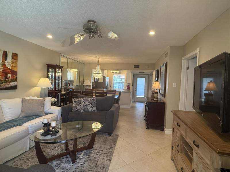 2 bedroom Condominium at 32 Abbey Lane #207, Villages Of Oriole Abbey Condo, Delray Beach — photo 3