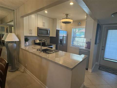 32 Abbey Lane #207, Delray Beach FL - photo 6 of 18