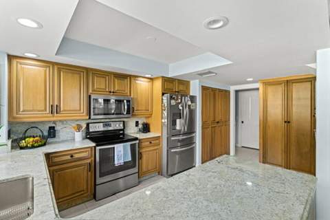8104 Oakton Court #4b, Lake Clarke Shores FL - photo 7 of 25