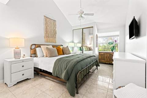 8104 Oakton Court #4b, Lake Clarke Shores FL - photo 15 of 25