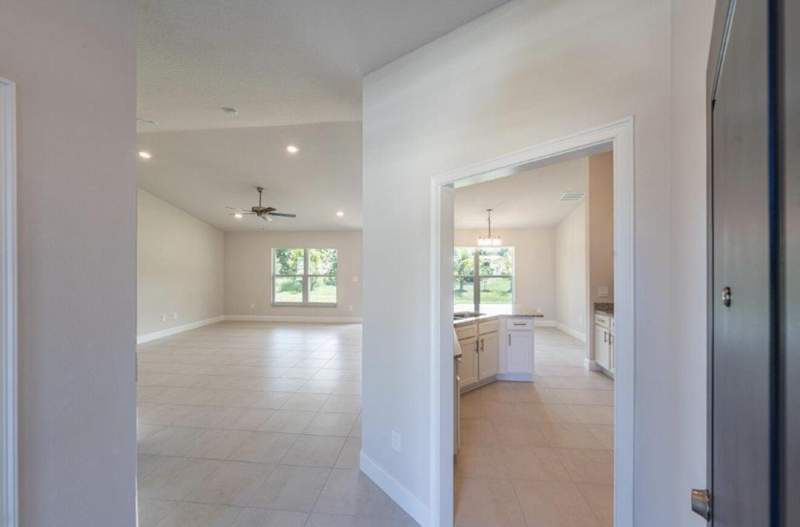 4 bedroom Single Family Residence at 7903 Penny Lane, Lakewood Park Unit 7, Fort Pierce — photo 2