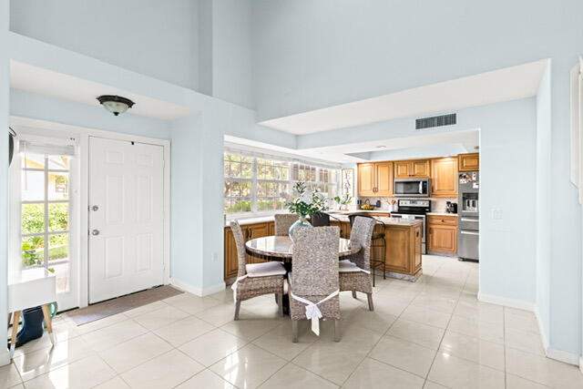 3 bedroom Townhouse at 8104 Oakton Court #4b, Wellesley At Lake Clarke Shores, Lake Clarke Shores — photo 3