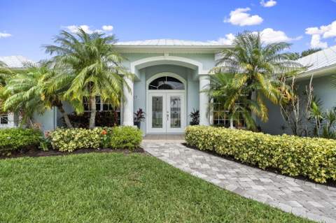 117 Queen Elizabeth Court, Hutchinson Island FL - photo 8 of 68