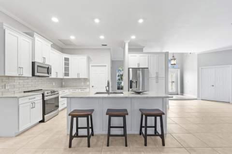 117 Queen Elizabeth Court, Hutchinson Island FL - photo 11 of 68