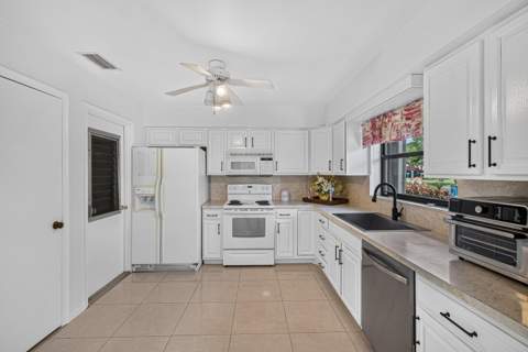 9830 Bischofia Tree Way, Boynton Beach FL - photo 14 of 34