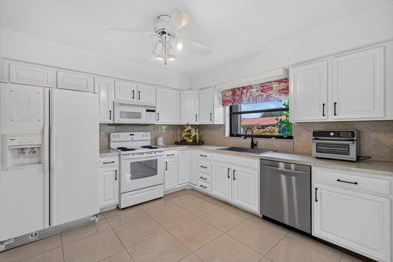 2 bedroom Villa at 9830 Bischofia Tree Way, Bent Tree Villas West Condo, Boynton Beach — photo 4