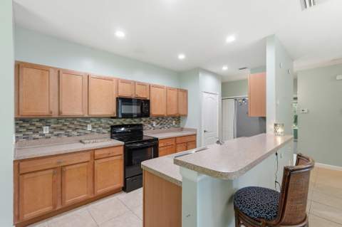 2551 Creekside Drive, Fort Pierce FL - photo 8 of 53