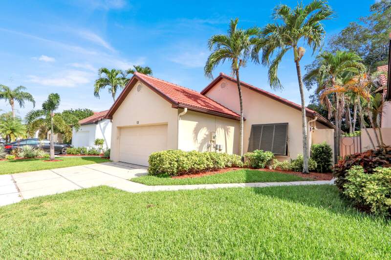 3 bedroom Single Family Residence at 13 Ironwood Way, PGA Resort Community Of Ironwood 1, Palm Beach Gardens — photo 2