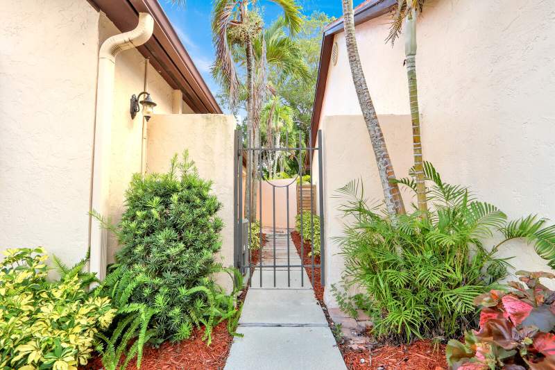 3 bedroom Single Family Residence at 13 Ironwood Way, PGA Resort Community Of Ironwood 1, Palm Beach Gardens — photo 3