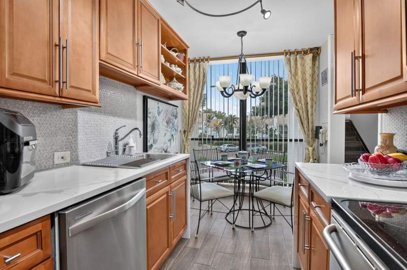 2 bedroom Townhouse at 2805 Bridgewood Drive, Bridgewood Townhouse, Boca Raton — photo 3