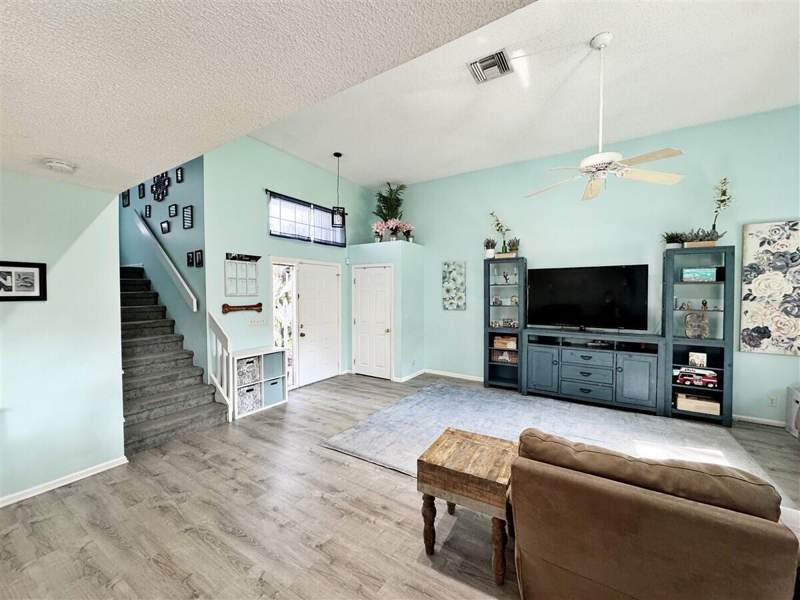 4 bedroom Single Family Residence at 1020 NW 107th Avenue, Bridgewater At Plantation, Plantation — photo 4