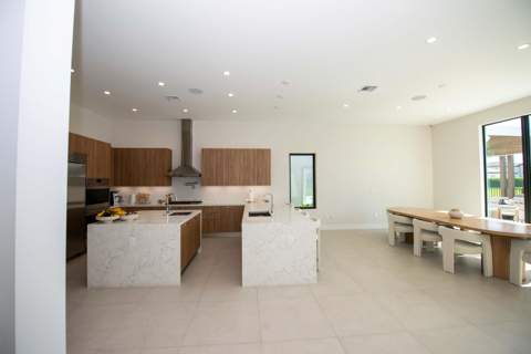 5746 Ashwood Circle, Hollywood FL - photo 17 of 53