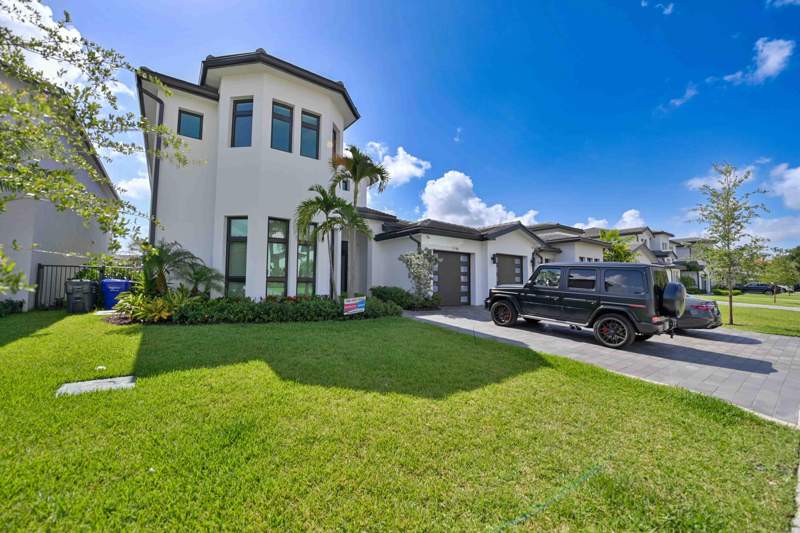 5 bedroom Single Family Residence at 5746 Ashwood Circle, Preserve At Emerald Hills, Hollywood — photo 3