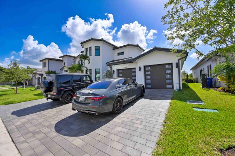 5 bedroom Single Family Residence at 5746 Ashwood Circle, Preserve At Emerald Hills, Hollywood — photo 4