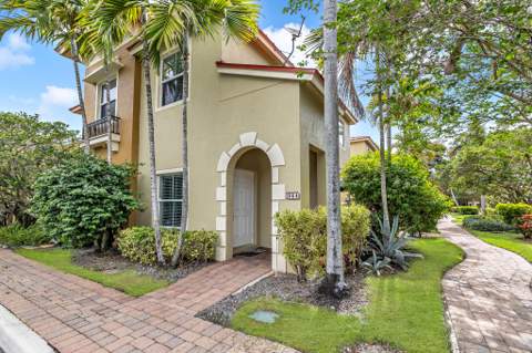 364 Lake Monterey Circle, Boynton Beach FL - photo 15 of 26