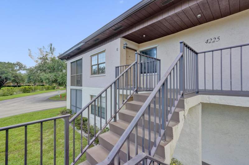 2 bedroom Condominium at 4225 S 57th Avenue #E, Pine Hollow Condo, Greenacres — photo 3