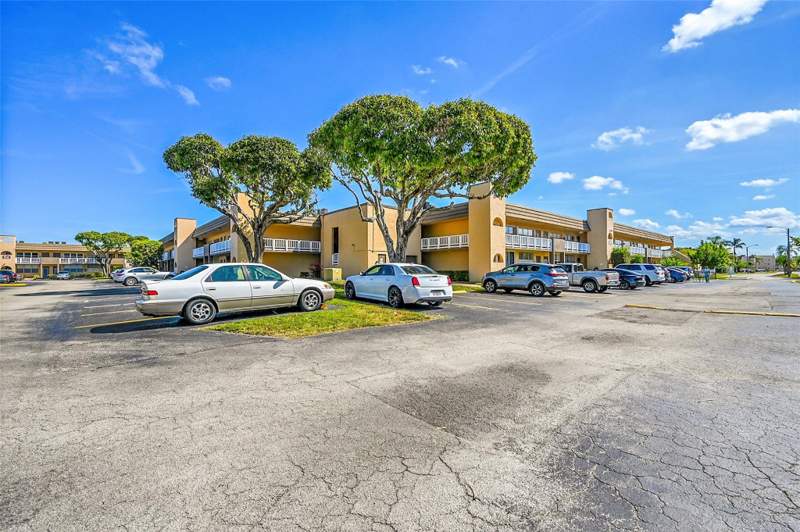 1 bedroom Condominium at 9101 Sunrise Lakes Boulevard #206, Sunrise Lakes Phase III, Sunrise — photo 3