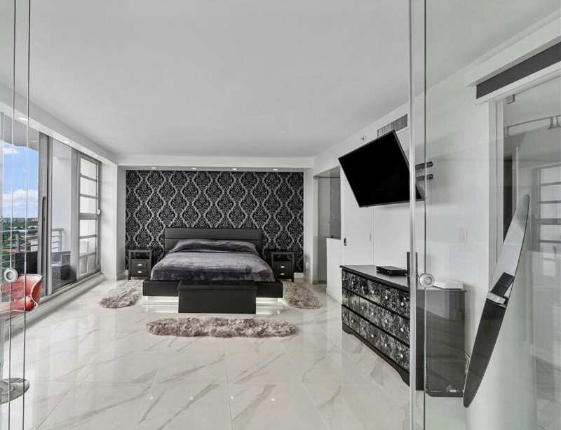 1 bedroom Condominium at 1720 Harrison Street #15a, Home Tower Condo, Hollywood — photo 1