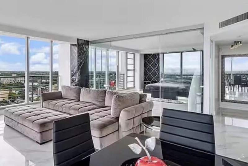 1 bedroom Condominium at 1720 Harrison Street #15a, Home Tower Condo, Hollywood — photo 3