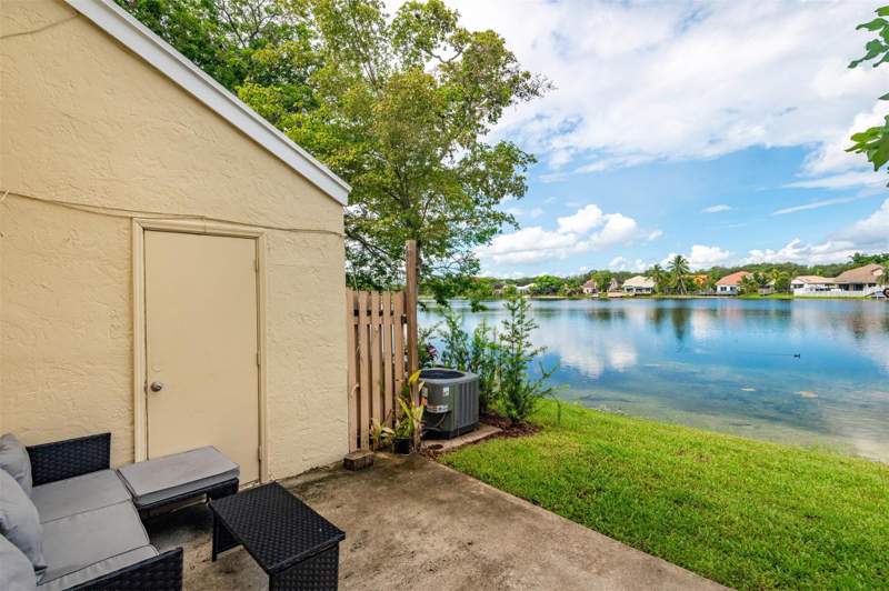 2 bedroom Townhouse at 2849 S Belmont Lane, Rock Creek Phase Two, Cooper City — photo 2