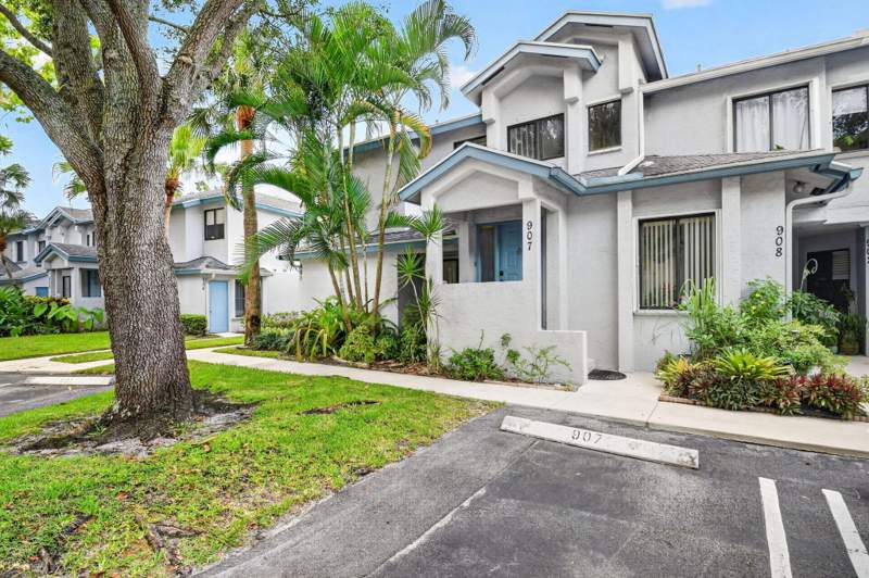 3 bedroom Condominium at 907 Harbour Pointe Way, Harbour Pointe At River Bridge Condo, Greenacres — photo 5