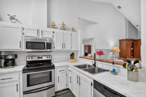 907 Harbour Pointe Way, Greenacres FL - photo 6 of 87