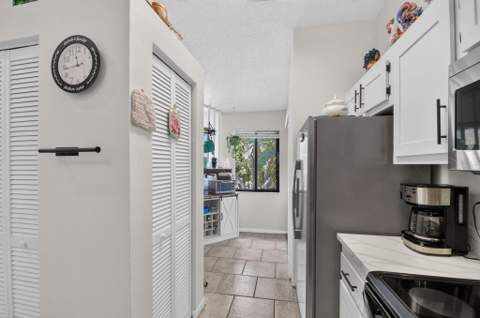 907 Harbour Pointe Way, Greenacres FL - photo 8 of 87