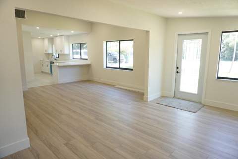 310 SW 1st Avenue, Boynton Beach FL - photo 8 of 26